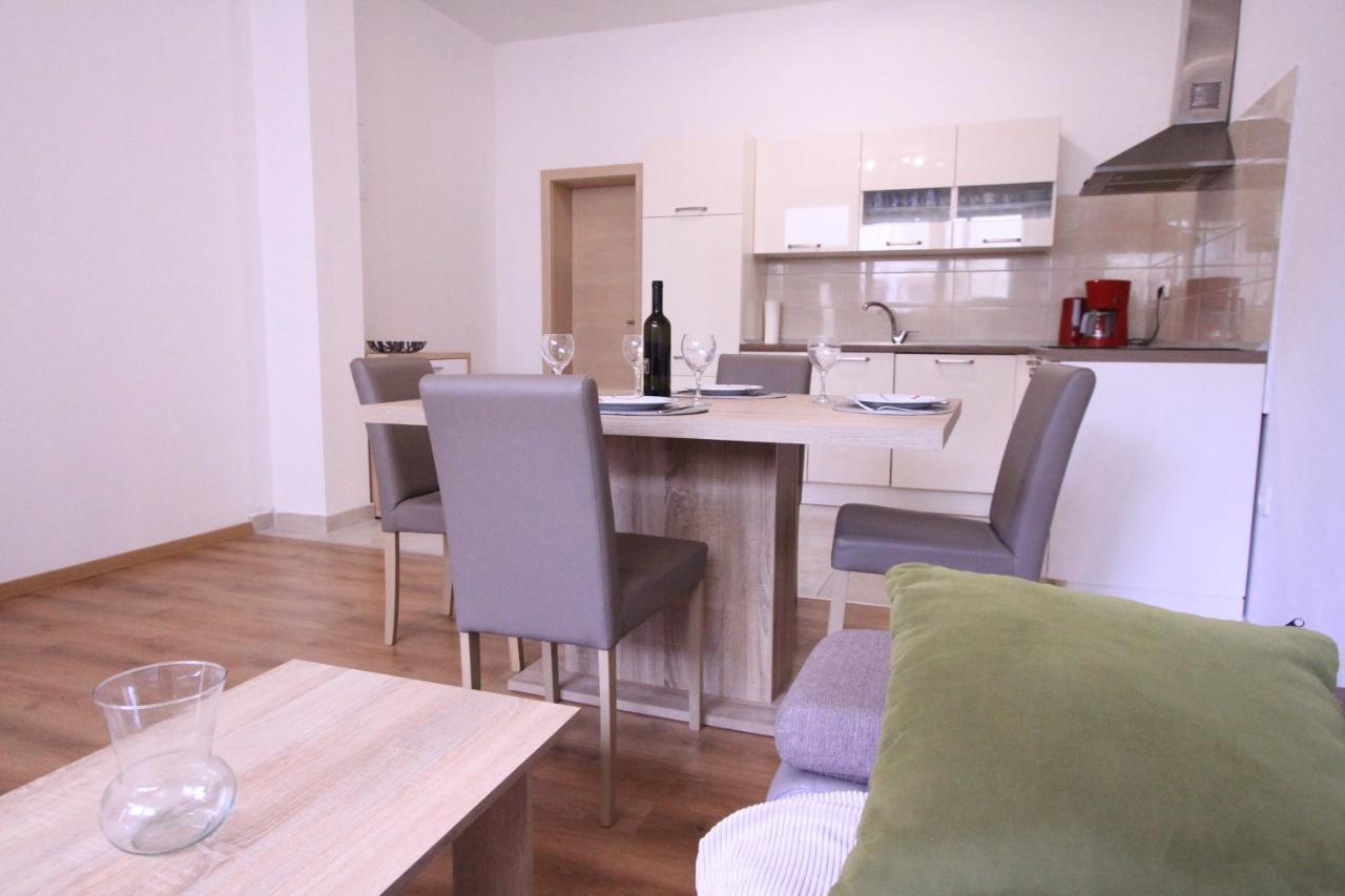 Apartment Darija Podstrana